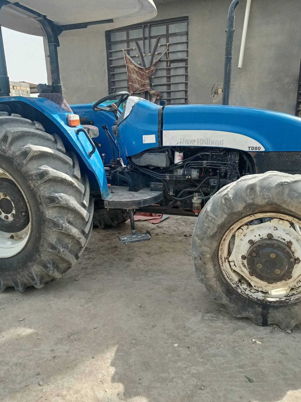 نيوهولند • ٢٠١١ • بابل الحمزه الغربي