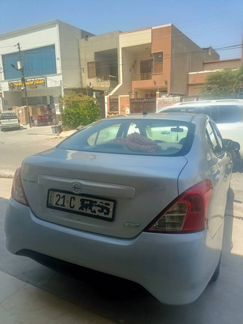 نیسان صنی هندی ئەسڵی لاکشمیبای 2015  
دوو جام کارەبا
دەسک نیکل
دەبڵ گێچ ،ABS و گێر تۆماتیک
فول ە لە مۆدێلی خۆی 
رەنگ سلڤەر ، گێر و مەکینە بەشەرت
تەبرید ساد
رەقەم و سەنەوی تازەیە و بەسەر نەچووە 
تەحویل و بەناوکردن بەشەرت
تازە سێرڤس کراوە و مەسروفی تیا نیە و توند و تۆڵە
یەک پارچەی بۆیاغە چاملغی دواوە لای سایەق
کەمێک ناوی گرتووە 
پێشی کەپسە 
سەیارەکە جایزە و هی خۆمانە  
ژمارەی موبایل 
*********** أربيل, العراق
