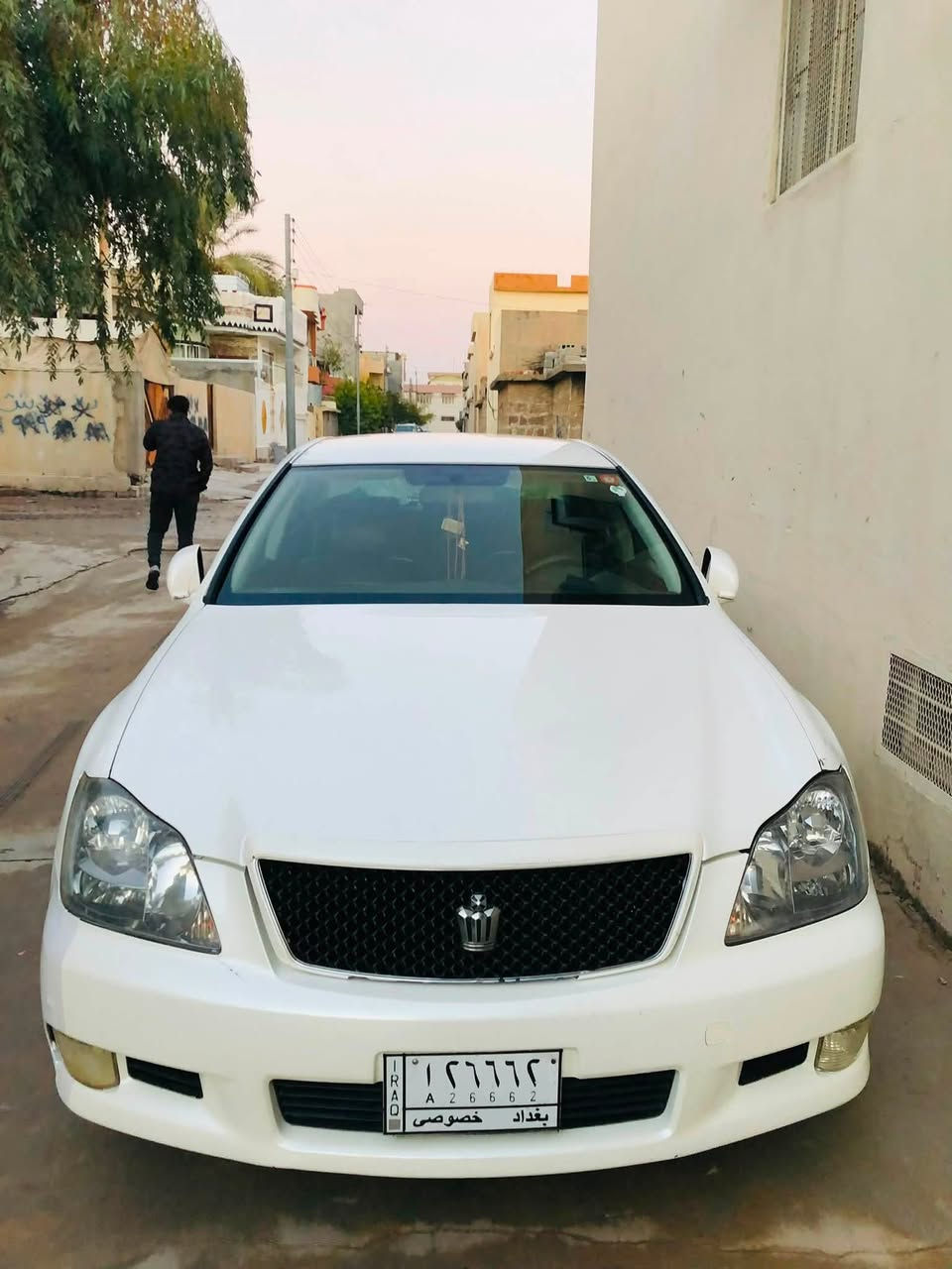 ساخ
بيده عمو ليدراو  ٢پارچه بؤياخ يابان 
گيرو مه كينه بچوك. ١٨٠
ناو سوور ٣ دوگمه جلدو هيته ر 
٧٥$ معامه له  
كه لا ر ***********
