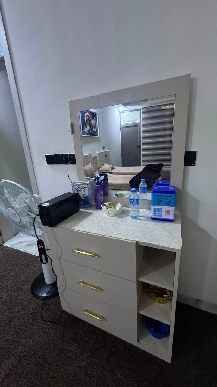غرفه نوم كامله بدون اي ضرر مع دواشگهة  العنوان: بعقوبه السعر 560 الرقم :***********
