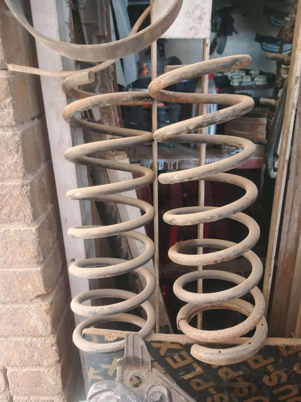 تتوفر لدينا قطع غيار فورد مونديو جديد ومستعمل
بغداد/الطالبية. محلات المصطفى هايبرد

*********** / ***********
يوجد توصيل لجميع محافظات العراق
