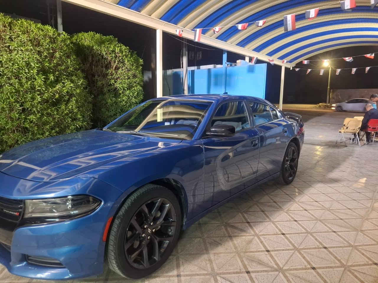 للبيع – دودج تشارجر SXT موديل 2023
* موديل: 2023
* الفئة: SXT
* المحرك: 3.6L Pentastar V6
* القوة: 292 حصان
* ناقل الحركة: أوتوماتيك 8 سرعات
* نظام الدفع: خلفي (RWD)
* العداد: 18,821 كم
* اللون: أزرق
* شاشة لمس Uconnect
* Apple CarPlay وAndroid Auto
* تشغيل بصمة (Push Start)
* دخول ذكي (Keyless Entry)
* كاميرا خلفية
* مثبت سرعة
* تحكم بالمقود
* تكييف أوتوماتيكي ثنائي المناطق
* جنوط رياضية
* وسائد هوائية متعددة
* نظام مانع الانزلاق والثبات الإلكتروني (ESC)
* نظام مراقبة ضغط الإطارات (TPMS)

السيارة جاهزة للفحص بأي مكان، ولا تحتاج أي مصروف.

السعر المطلوب: 21,000 دولار     210 ورقه  قابل للتفاوض بالمعقول@ مكان السياره صلاح الدين قضاء بلد 
غير متواجد على النت اتصل وبيك خير وتدلل 
للتواصل ***********
