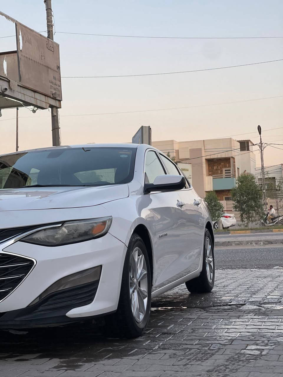 ماليبو 2020 LT
رقم اربيل انكليزي بأسم شركة 
مكينة 1.5 تيربو 
مواصفات LT 
بصمة ابواب 
شاشة +واي فاي + بلوتوت + كار بلي 
كامره خلفية 
مدخل aux .usb. Type c 
تحكمات سترين 
مانع انزلاق 
اوتو ستوب 
كشن كهرباء 
تبريد امامي خلفي 
وباقي المواصفات معروفه 
السياره على حادثها مال امريكا 
جاملغ امامي وباب الصدر والايرباك طاك  
السونار مرفق مع المنشور 
مروس صني اكسنت النترة حسب القناعة 
السعر #93 وبيهة
***********
