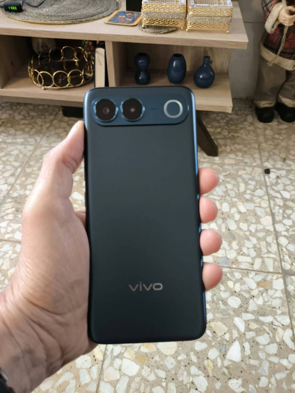 السلام عليكم فيفو v80 لايت 5g ذاكرة 256 الرام 16 شاشة امولد 1.5k بتردد 120 هيرتز منحنية بصمة بالشاشة معالج دايمنستي 7360 تيربو سماعات ستيريو مقاوم للماء باعلى معيار ip69 كامرة خلفية بمستشعر سوني تدعم تصوير 4k الامامية 32 تدعم تصوير 4k بطارية ضخمة بسعة 7050 ملي امبير تدعم شحن 44 واط ويدعم الشحن العكسي والاسلكي نظافة الجهاز 100% اخو الجديد زلغ مابي بيع او مراوس حسب القناعه بدون ملحقات اكرر بدون ملحقات السعر 330 الف مكاني بغداد اخوان ماعندي توصيل *********** الشراي فقط يراسل
