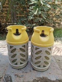 قناني غاز • بلاستك • نضيفات