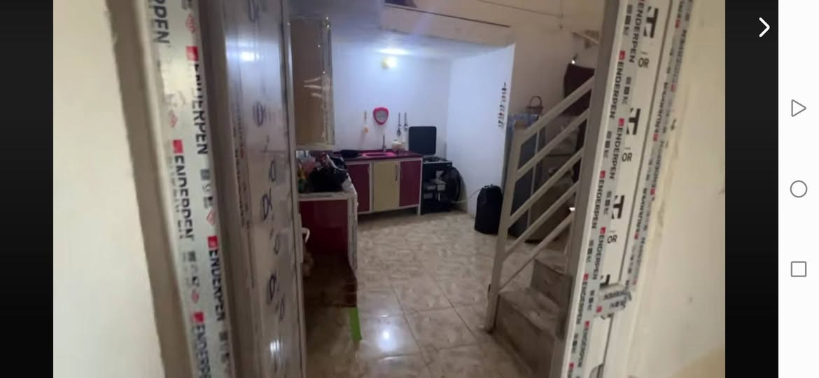 سلام عليكم اخوان
بيت مساحه 100 متر عشارع  ركن
غرفه ومطبخ وصاله وكلدور مجمع صحيات داخل البيت وخارج البيت بيت نضيف ومرتب طابو زراعي سند 25 تحويل مباشر ابسم المشتري  عنوان تقاطع العلويه شريفه سعر مناسب جداا #الاستفسار ***********
