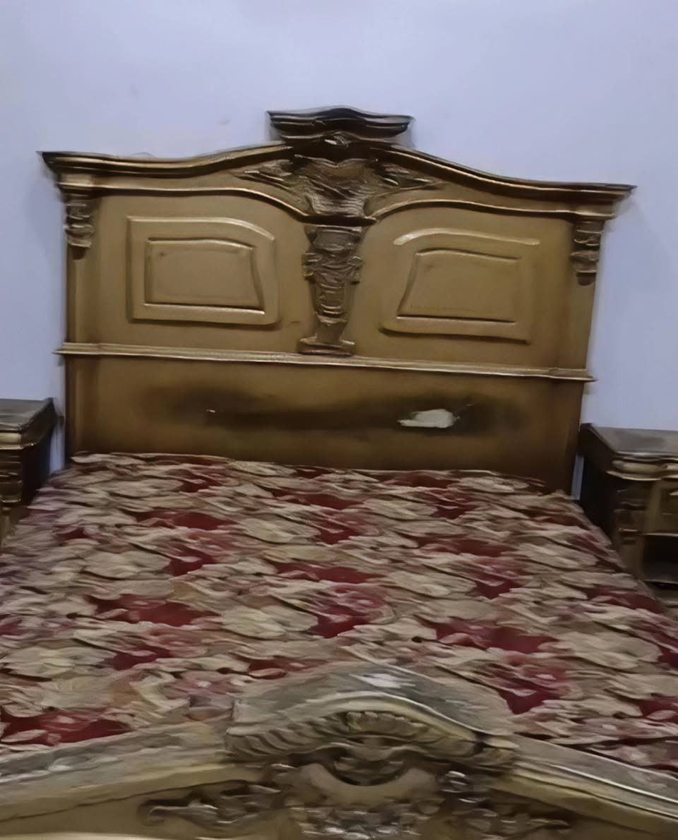 غرفه مصريه للبيع زان ملكي السعر مليون وبيه مجال للتواصل ***********
