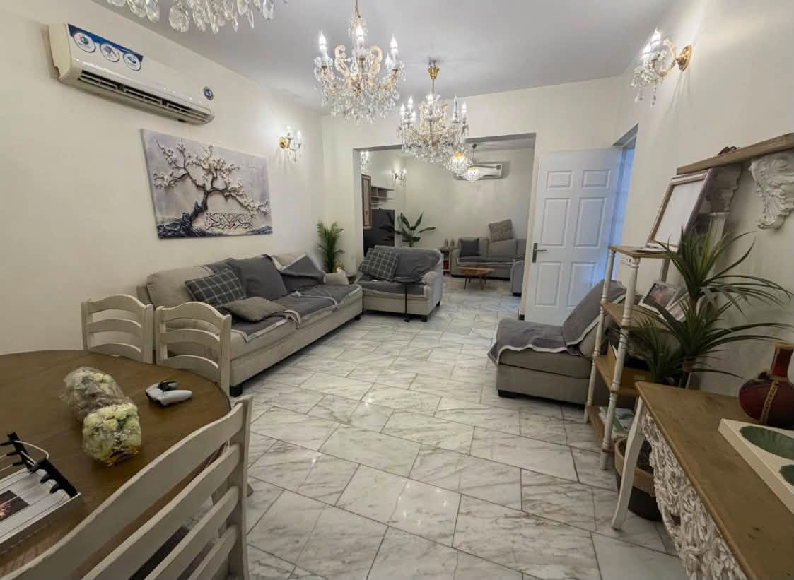 #شركة_ارض_ادم_للوساطة_العقارية 

🏡بيت للبيع / زيونه محلة 718

المواصفات:
✅البيت الجهه المرغوبه قريبه على شارع مدينه العاب بغداد
✅المساحه98م

✅الواجهه 8.50🔥

✅النزال 11.52م

✅سنه البناء 2017

✅ يحتوي الطابق الاول على استقبال +مطبخ + حمام
✅الطابق الثاني ثلاث غرف نوم +حمام

✅الطابق الثالث غرفه نوم
للمزيد من التفاصيل يُرجى الاتصال على الرقم

***********📞

***********📞
