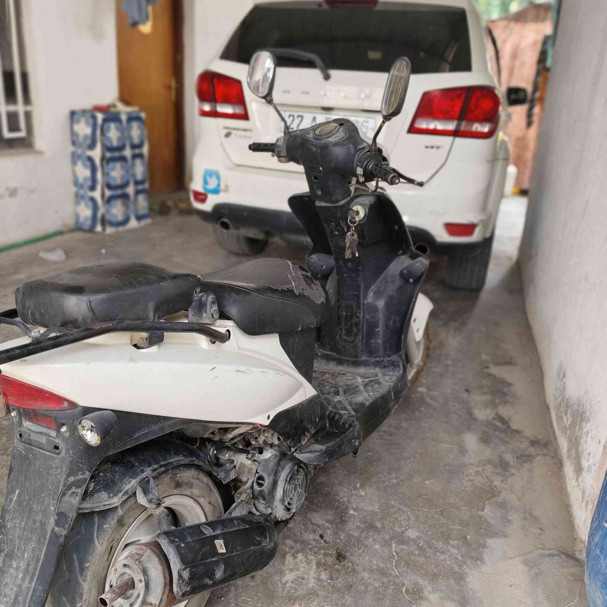سلام عليكم 

دراجة كومكو كوري نضيفه 

للبيع سعر 300 
 

تفاصيل اكثر خاص

للتواصل 
***********
