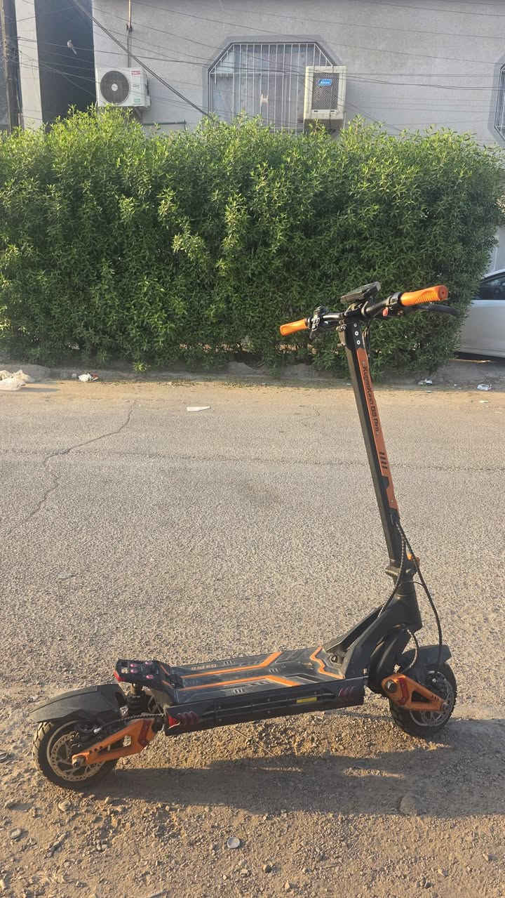 Kugoo G3 Pro 2023
سكوتر اصلي حجم كبير اشتريتة ب ٢،١٥٠،٠٠٠ من مكتب البحرين
بطارية ليثيوم الاصلية 52V 23.4Ah 
محركات ثنين مجموعهن ٢٤٠٠ واط و القوة القصوى ٣٠٠٠ واط (قوي جدا)
بريكات هيدروليك الاصلية ماركة (XOD)
دبلات امامي خلفي عالية المرونة
ماشي 2313 كيلو متر
الملاحضات بدون لايت امامي ولكن فيه مصباحين صغيرين
فيه باكلايت تحسس بريك و مصابيح جانبية و مصابيح اشارة
الشاحن اصلي ولكن تم تحوير رأس الشحن
نظافة ٨٥% عزم ١٠٠%
voltage sag 4V
السعر ٨٧٥
رقم الهاتف *********** واتساب متوفر
