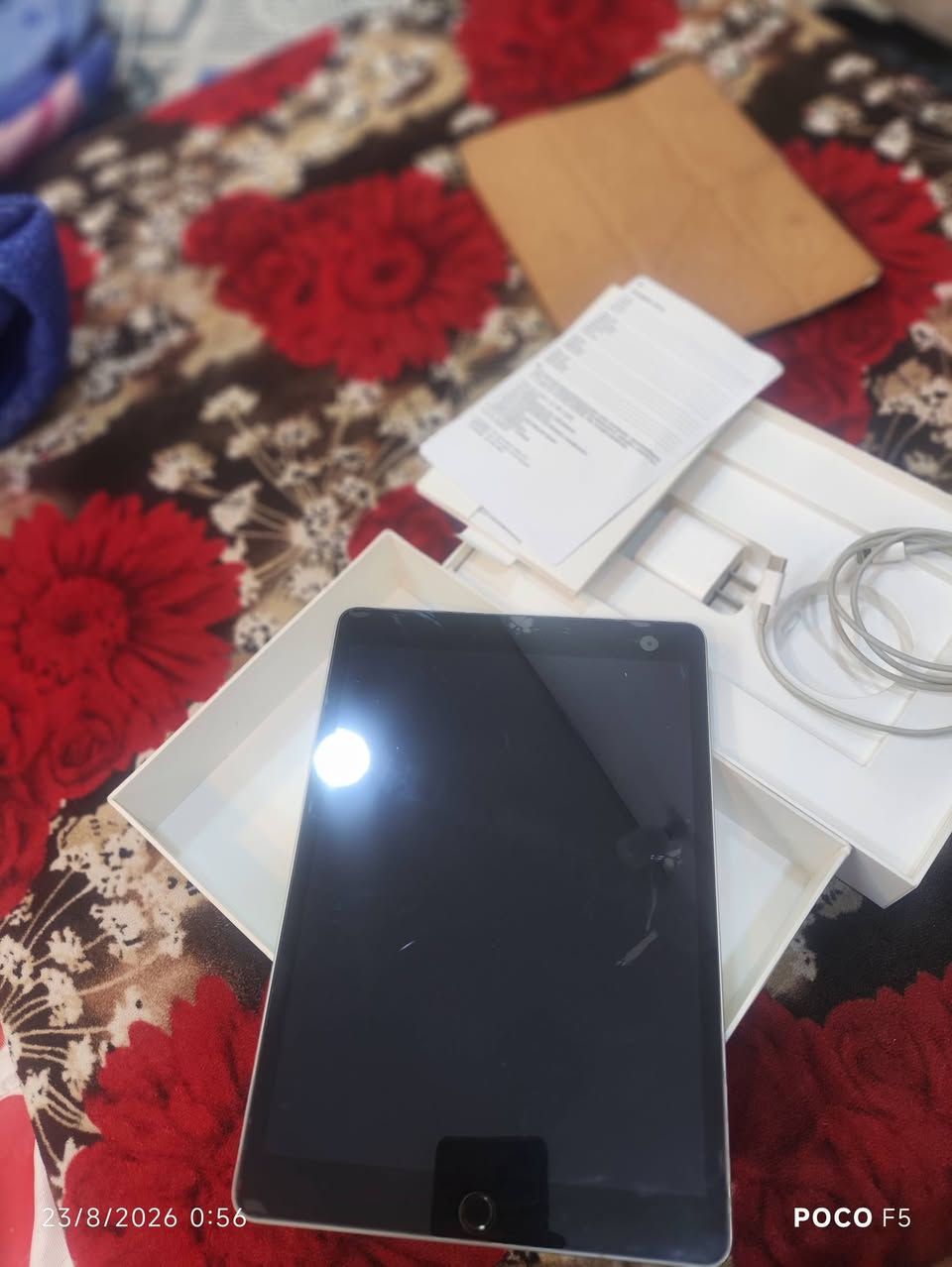ايباد ايفون 9 كامل ملحقات معا  كفر دفتر  ما مبدل اي شي على فحص  بطاريه 98  الله شاهد ايباد جديد جبته لدراسه الذاكره 256 ايباد نضيف سعر 300 الف ربع ما ينزل من سعر اني ماخذه 325  شراي يتصل *********** واتساب موجود  مكاني بغداد  المحموديه

