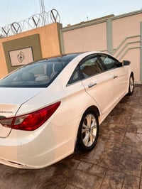 سوناتا • ٢٠١١ • ٢٤٠٠