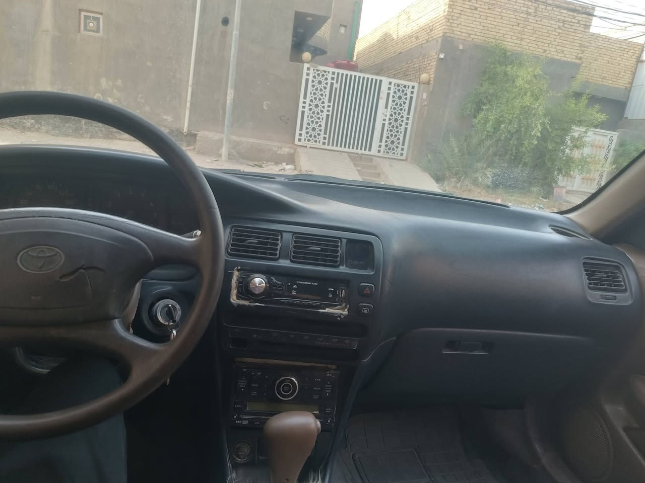 كورلا موديل 95 كير ومحرك انضاف جدآرقم جديد بسمي السياره بدون صبغ بس جارده السعر 38 /***********
