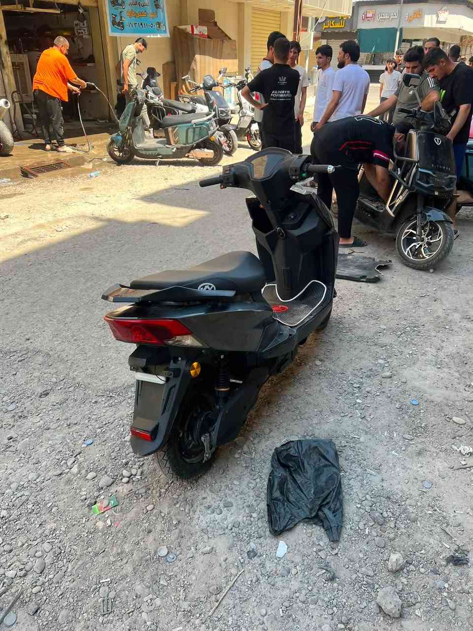 السلام عليكم
دراجه شحن للبيع بدون بطاريات 
السعر٣٠٠وبيها مجال اني مآخذها ٥٠٠
للبيت أو مراوي وانطي فرق
وهاذا رقمي للتفاوض (***********)
للعلم الدراجه كلها شغاله ونضيفه حيل بس يرادلها بطاريات
مكاني موصل مقابل دايرة المرور

