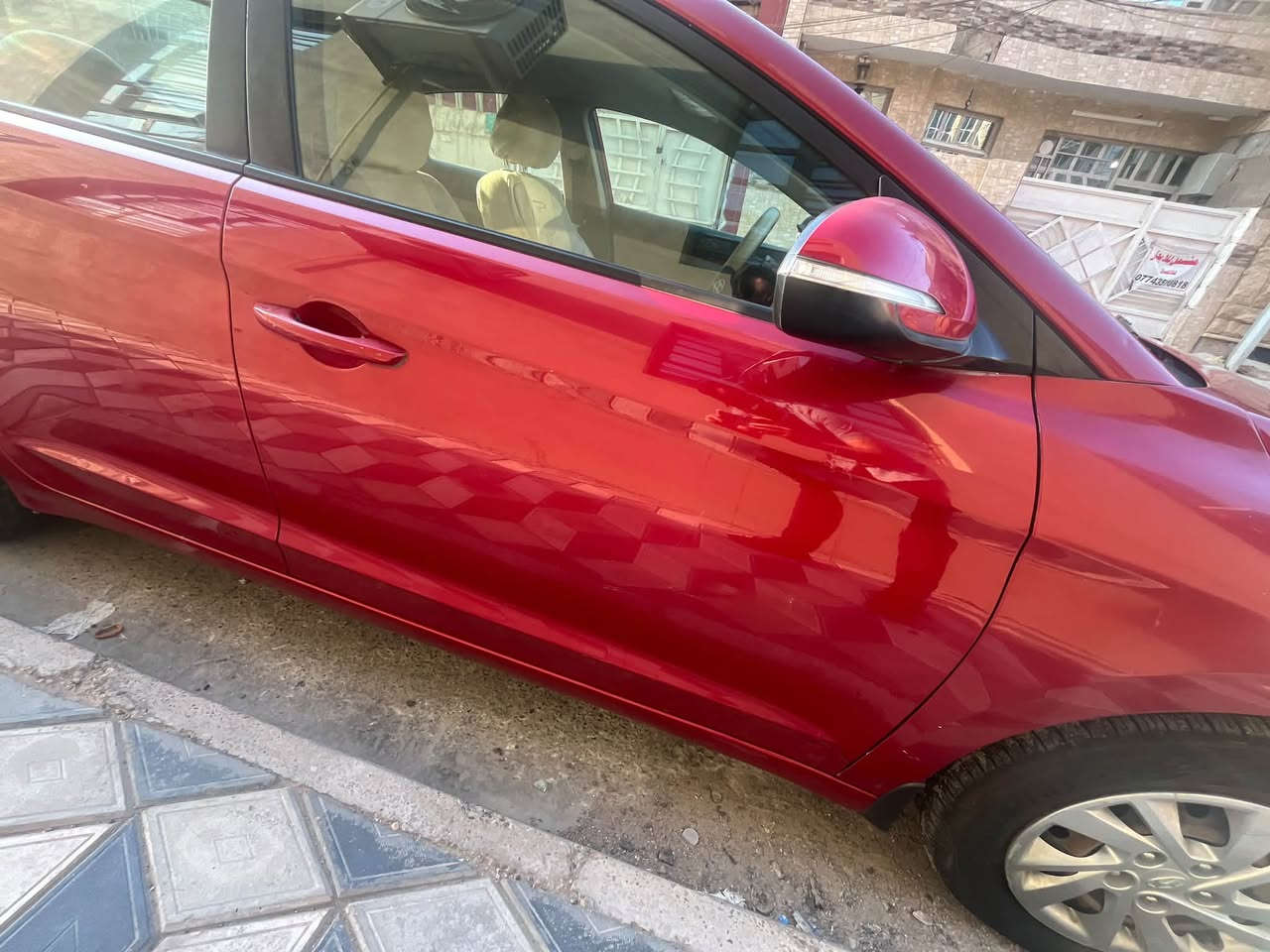 السلام عليكم
🚘 للبيع: هيونداي إلنترا 2018 خليجي

🔹 الموديل: 2018

🔹 الوارد: خليجي

محرك 2L 

🔹 اللون: أحمر 🔴

🔹 الممشى: 92,000 كم قابل للزيادة 

🔹 المواصفات: عادية

🔹 الحالة: نظيفة

✨

• حدادية صدر جديد قبل اسبوع 

• تايرات تخم KUMHO، ماشي عليها تقريباً 5,000 كم

بطارية جديدة 

• السنوية جديدة سارية لغاية 2031
السيارة بأسمي تحويل ثاني يوم 
• هزة جديدة هذا الشهر

حساسات خلفية بلادية 

كامرة خلفية 

شاشة اندوريد 

📌 ملاحظات السيارة:

جاملغ عكس سايق مبدل ومصبوغ نفس اللون والقديم موجود 

• الباب عكس السايق معدل pdrبدون صبغ 

فقط الدوسة مصبوغة  

• رصعة بسيطة بالبنيد، موضحة بالصور

• رصعة بسيطة بالقمارة، موضحة بالصور

• شخوط بالجاملغ الخلفي، موضحة بالصور

• صبغ بالدعامية ولحيم فايبر كلاس صغير 

💰 السعر:١٢٥  ورقة

📍 بغداد الكرادة

التواصل 

واتساب 

***********

نص مكتوب في الصور:
- 32°C