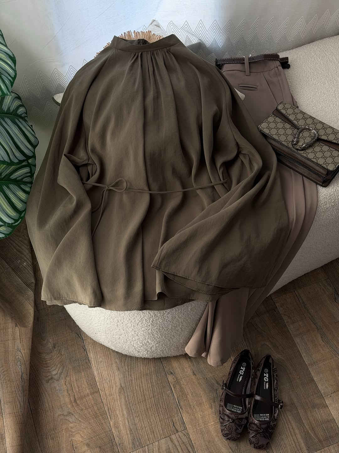 هالموديل يجنن وخامة باردة تجنن ❣️

فري سايز قالب يجنن باللبس وياه حزام 

اصفر جوزي درجتين فاتح غامق زيتوني خاكي 
طول 77 سم 

توصيل لكافة محافظات العراق 🇮🇶🚚 خلال 24 ساعة  جميع المحافظات 5 الف  العنوان الديوانية سوق العروبة مقابل ماكسي مول داخل قيصرية العروبة الجديدة  واتساب ***********
