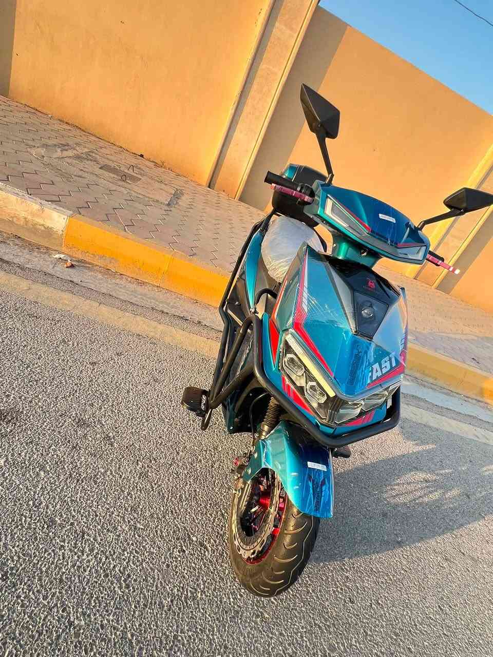 السلام عليكم
دراجه شركة يوزكيز➿الشبح 
موديل2026
موطور بالكارتون جديد
(اخو الزيروو مستخدم شي قليل جداً مكفول حتى من شخط ...)
(بطاريات عدد 6 على فحص ) 
فول مواصفات  «ملف3800W >
(نظام  R) (نظام P)
(مخرج شحن USP) 
(سرعة 99) (سرع 4)
(مثبت سرعة) 
لايت زنون عالي ناصي 
اشاير يمنة يسرة دبل اشارة
السعر675الف 
الموقع داخل الرمادي
الاستفسار :***********
