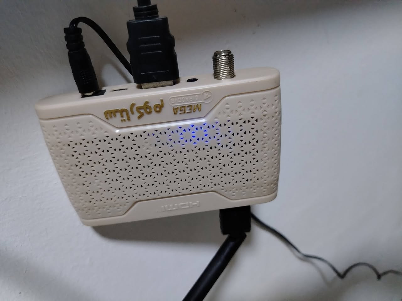 للبيع ستلايت (ستاركوم ميجا)
بي النت (وفودو) (ويوتيوب) وسيرفرات مال طوبه (بين سبورت)
بي قنوات مال (نيل سات) مرتبه
ريمونت بلوتوث اي مكان يشتغل
بي صوتيات انيس 
اتصل عليه هاتف
***********
