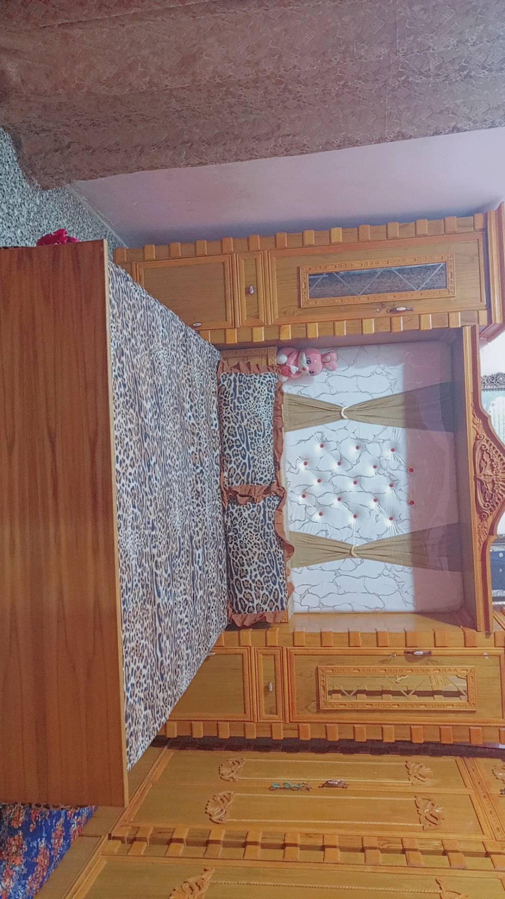 غرفه نوم للبيع سعر مليون ونص 
جديده الله شاهد