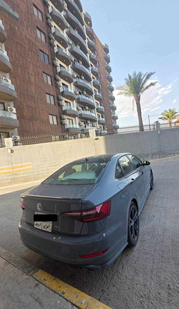 ⚜️VW Jetta⚜️
مۆدیل : 2019 👉

ڕەنگ : چیمەنتۆیی ناوازە 🩶

بۆیاغ : کلین تایتڵ دەعامی لۆ دەعامی بەشەرت 👍

مەکینە : V4
2.0Turbo 🔥

مواسەفات : GLI ❤️‍🔥
شاشە گەورە - کامیڕە - حاسە - کورشین هیتەر -  کورشینی دواوە هیتەر  - ئاوێنە ئیشاڕەت - لایت پێش و پشت لید - لایت زینۆن - بیلاد سەقف ڕەش - زۆر مواسەفاتی تر فول فولە 🫡

ماوەی ڕۆیشتن : 74,000Mile 👌

نرخ : 160$ 💵 مەجال

تێبینی// سەیارەکە زۆر پاک و خاوێنە هەموو شتێکی بیلادی ماوە یەک دەستە بێ کێشەیە گێڕ مەکینە تەبرید ڕادار بەردی گزۆز تەحویل وەکالە غەڕامە هەمووی بەشەرت بۆ زانیاری زیاتر پەیوەندی بکە لەگەڵ ڕێز .

ژمارەی تەلەفۆن 📱 :
*********** viber.whatsapp أربيل, العراق
