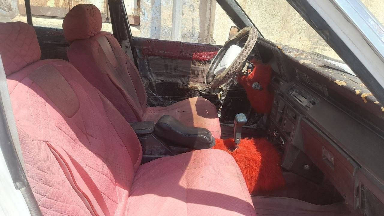 مرحبا شباب للبيع او مراوس
العنده سمند للمراوس نرهم 

سوبر موديل 84 محرك وكير ففيتي 3000 رقم مثنى راعيها يريد مداور 
تخم تاير وباتري ولايتات زنون ليموني كله جديد ومقدم توني مضبطة 

مكاني الخضر السماوة ***********

للمعلومة بعض الصور قديمة

