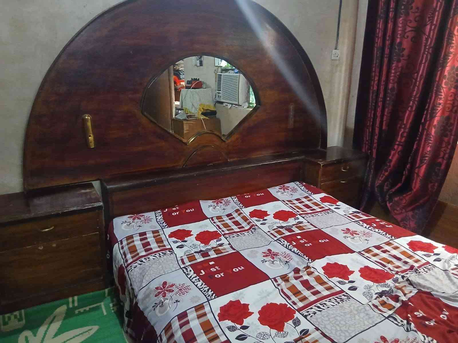 غرفه نوم عراقيه لبيع بسعر 450 وبيهه مجال عنواني بغداد ***********
