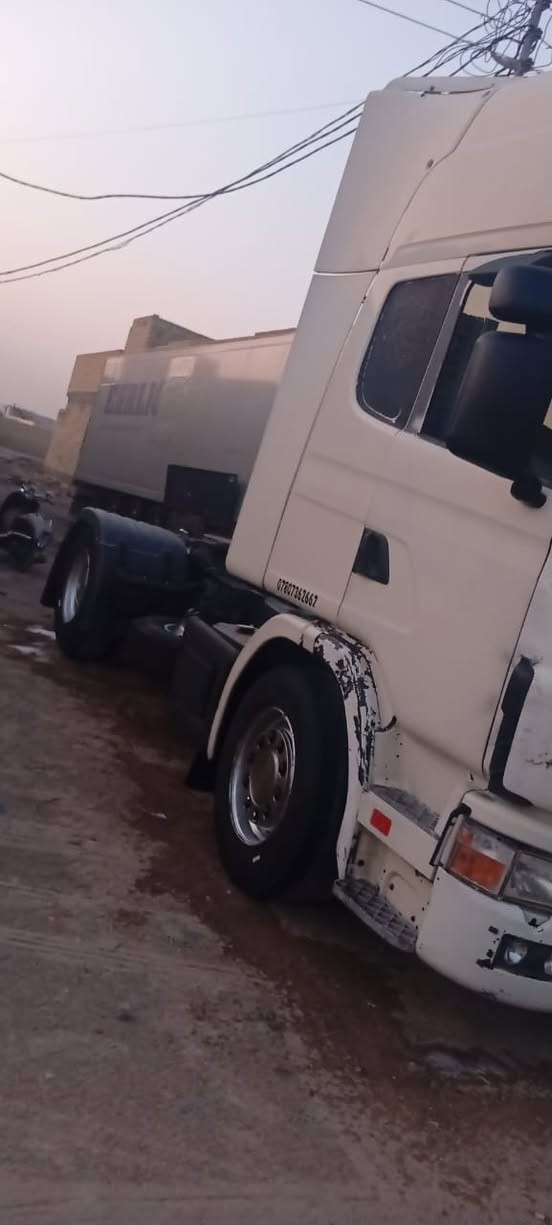 السلام عليكم  سكانيا 2002 انبار  انكليزي بسمي مكينه 420 اوربيه ستوني شاده تخم تاير شرط سفره وحده طالع بي السياره مربوطه براد بالسنويه السياره مانقصه كلشي جاهزه للعمل باتري جديد تبريد ثلج مسويله ادامه عامه والسياره خير من الله الشراي يتصل ع الرقم ***********
السعر 140 ورقه وبيه مجال حك الجيه

نص مكتوب في الصور:
- ***********