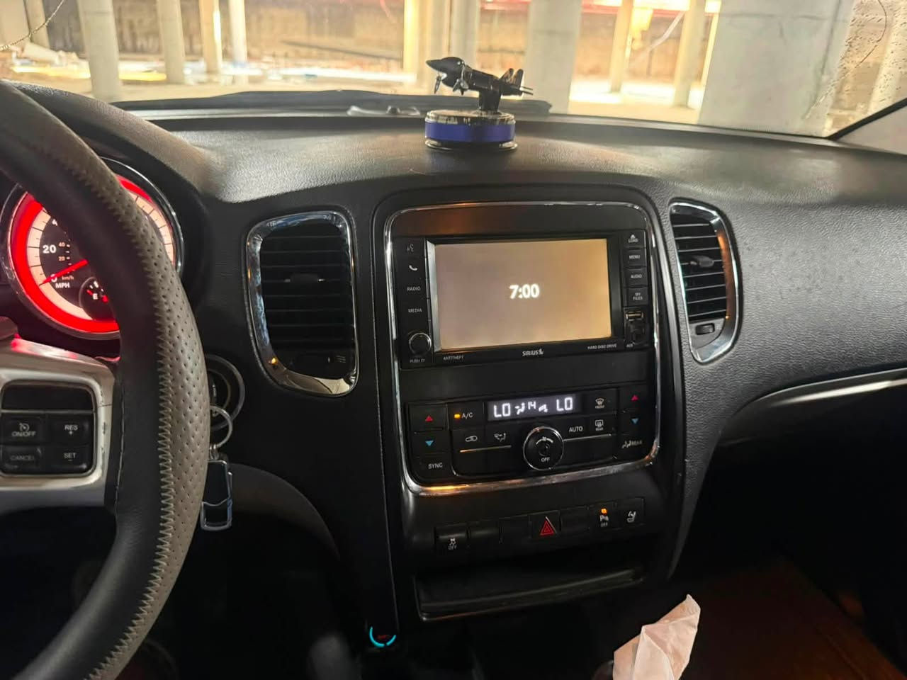 دورنكو ٢٠١٣  وارد امريكي ب امريكا بس جنطة سرقة
و بيها صبغ بالعراق بدون دواخل بدون شواصي  السيارة عليها ادامة كاملة صدر امامي خلفي جديد
محرك ٣،٦ sxt 
ماشية ٢٤٠ كم 
سونارها بالمنشور 

قفلها 139

***********
