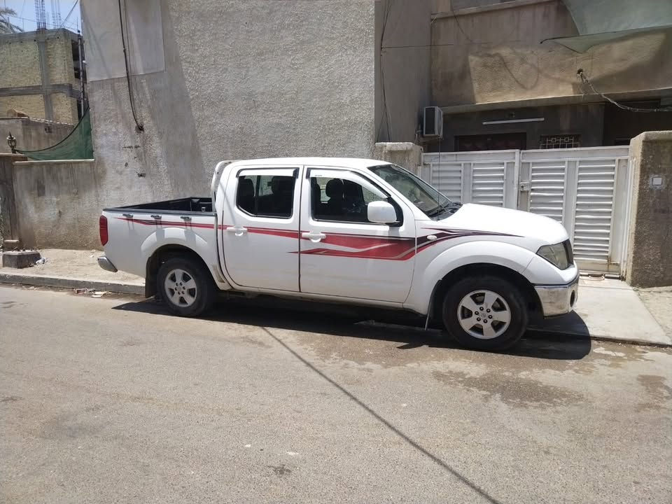 نيفار 2014 للبيع 
وارد خليجي مكينة وكير مكفول لا تنقيص ولاتبخير بي ضربة مبدل بنيدل ودعامية فقط كير اتو السيارة نظيفة مشاءالله عنوانها بغداد البياع 
السعر 11500$
لاستفسار
الاتصال ***********
