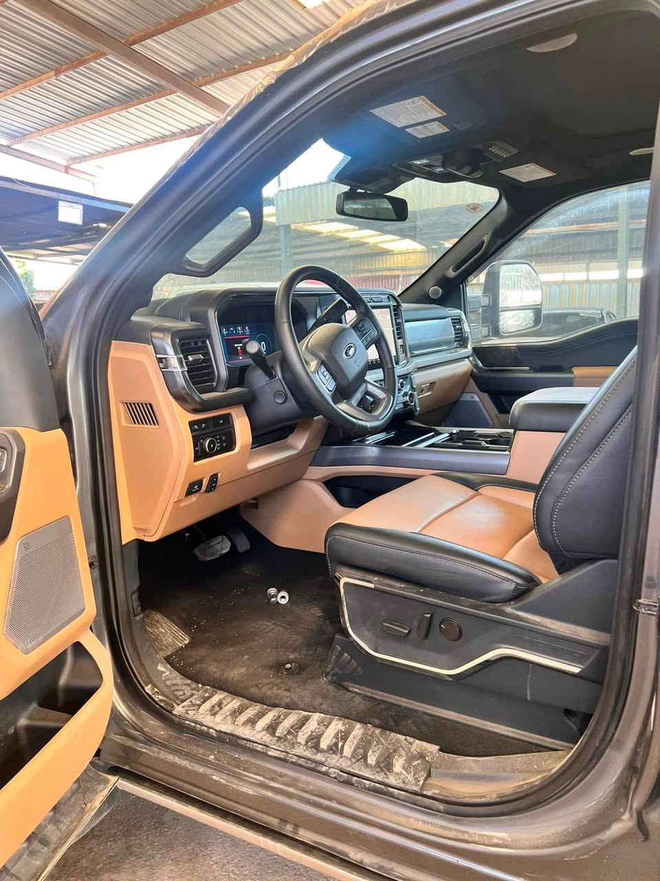 Ford F-350 Lariat Tremor 2024
محرك 8 سلندر بنزين 7.3 
بلاك ادشن 
ماشي 7000 فقط 
سياره موجوده في اربيل بدون تصليح 
السعر 270 ورقه.
***********
