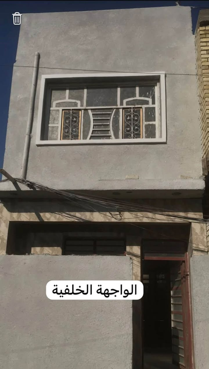 للبيع بيت 73 متر الواجهه 4 والنزال 18متر طابقين زنجيل على فرعين بالخطيب الزراعي قريب مكتب حميد العويني وصاير نهاية شارع مشمشة وقريب على شارع خولة يحتوي على استقبال ومطبخ وحولي وغرفة نوم وصحيات وفوك غرفتين نوم وصحيات نقص بي بس الارضية الفوك السعر خاص الاستفسار ***********
