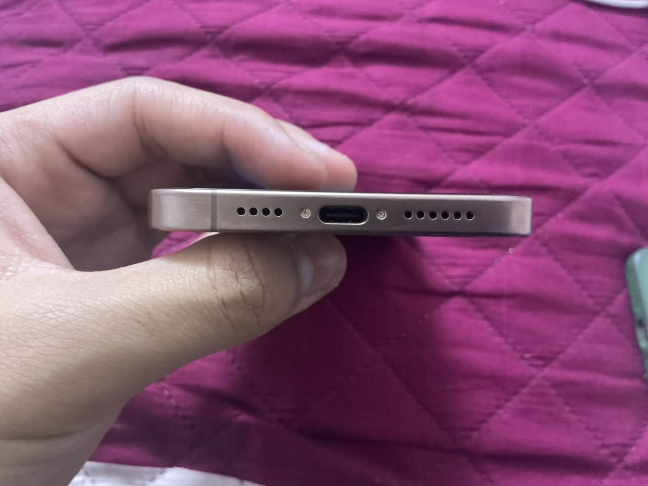 ايفون ١٦بروماكس صيني جهاز اشتريته  وما مستعلمه حتى ايكلود ممخلي بي شاحنته و كارتونه مالته موجوده سعره ٢٠٠ وبي مجال للشراي مكاني بغداد مدينه صدر ***********
