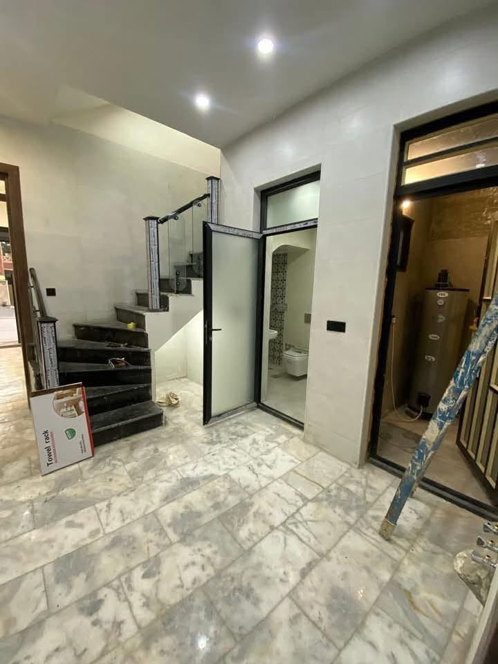 للايجار في منطقة السيدية

دار سكن مساحة 80 متر Modern🌟

يحتوي على ثلاث غرف نوم

واحده ارضيه وصالة ومطبخ وخدمات عدد (2)

ايجار الدار مليون و250 قفل غير قابل للتفاووض

موقعة السيدية الضباط

للاستفسار :***********

