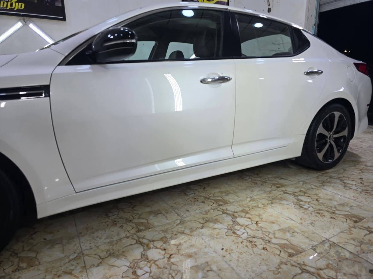 كيا اوبتما خليجي موديل 2015 رقم سليمانية
محرك 2400 دوش
محرك مفتوح ومجفت بدون تنقيص او تبخير 
صدر السيارة جيد
كير السيارة جيد
تخم تايرات جديد كوري نوعية ممتازة
باتري جديد
السيارة صبغ قطعتين جاملغات خلفية بدون حادث
السعر 120 بيها مجال بسيط
عنوان السيارة الانبار حديثة 
***********

