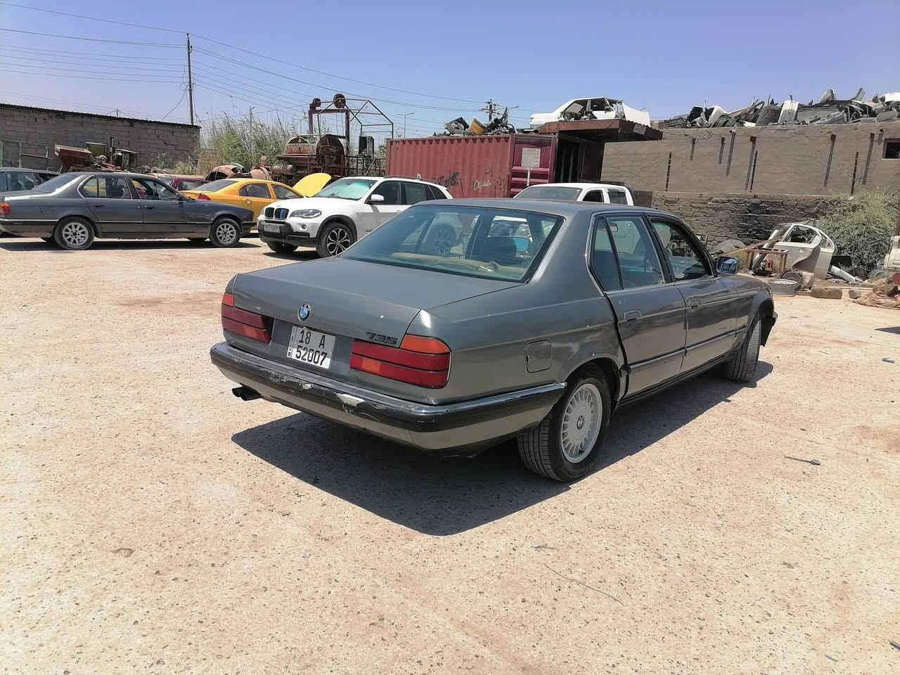 السلام عليكم بي ام ٧٣٥ موديل ٩١ السيارة جاهزة من كلشي السعر ٤٠ وبيها مجال شرط التحويل  المكان بابل المحاويل ***********

