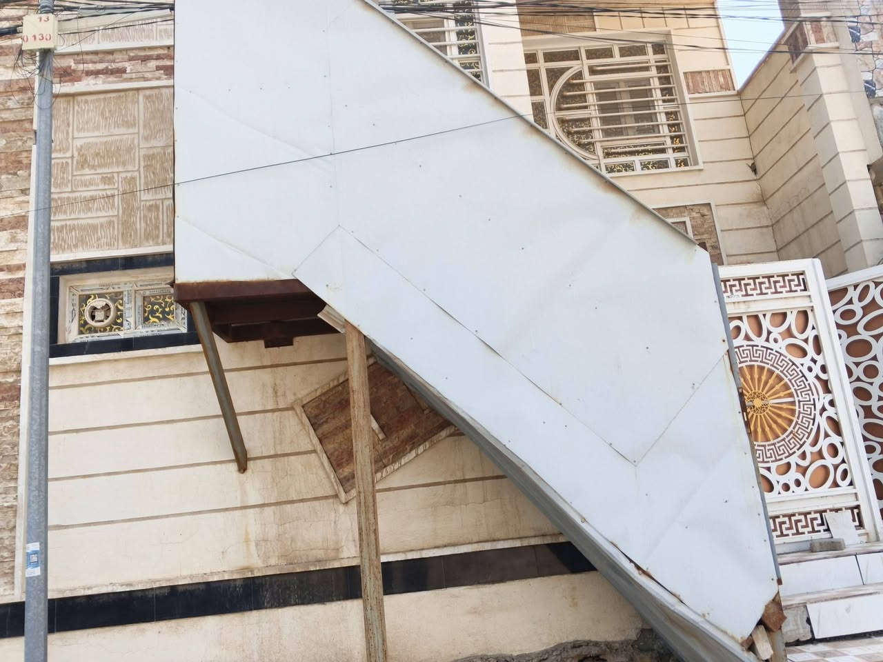 درج للبيع في النجف حي السلام
يتكون من 18 باية 
جينكوات نفس ما موضح بالصور 
بابين درجة اولى
الشغل كله درجة اولى و الدرج نظيف للاستفسار الاتصال واتساب ***********
