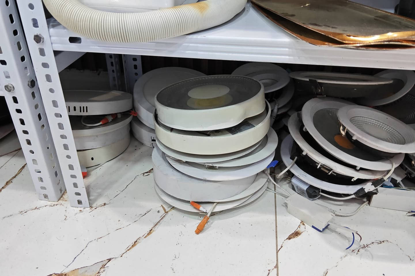 كلوب سقف ثانوي كويتي درجة أولى شغال أحجام مختلفة الكمية 90 مو أكيد أكثر أقل أبيع شلعة وحدة على 2 ونص ألفين ونص بس *********** @إشارة
