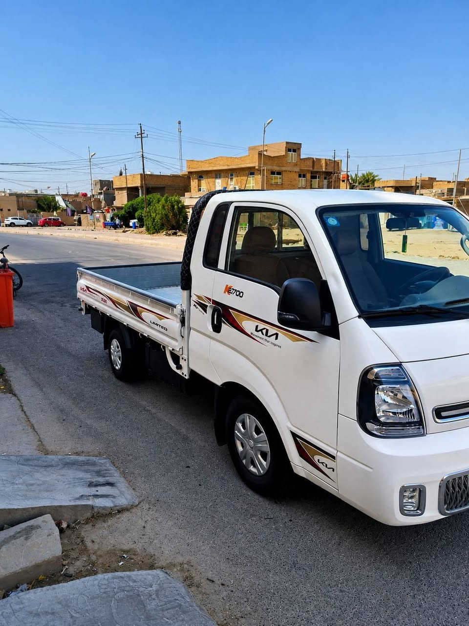 السلام عليكم كيا حمل موديل ٢٣رقم بغداد انكليزي  كفالة عامة من دعامية للدعامية شخط مابيهة كفاااالة  نضافة💯سيارة كير اكسن محرك شاصي رقم شاصي . تبريد ثلج وي سويج شرط السونار سيارة جديدة كلش ،مامتعوبة ابد شاشة كامرة تخم تاير شخط مابيهة كهربائيات كلهة شغالة  مكاني كوت  السعر$١٤٦بيها مجال  الاستفسار ***********
