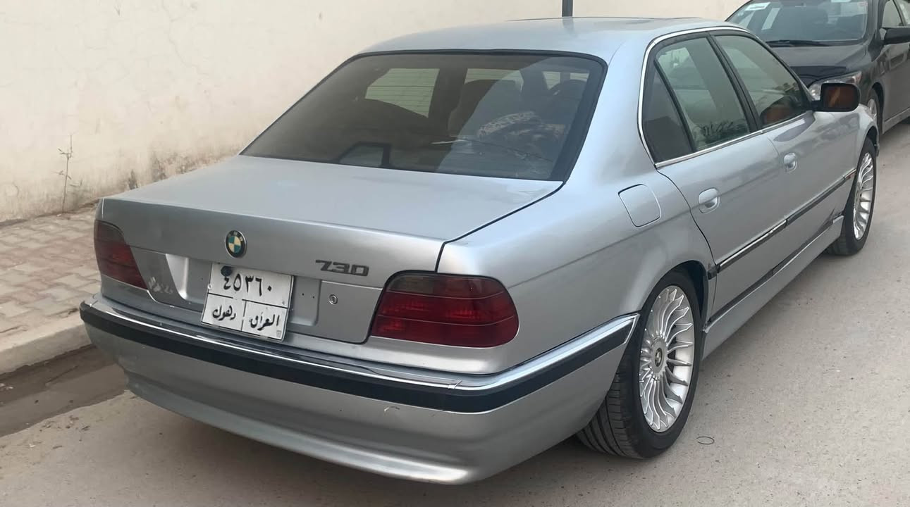 بي ام E38 • موديل ٩٥ • ضربة خلفية