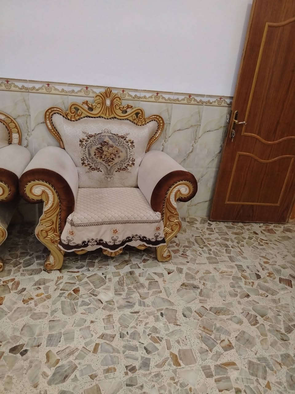 تخم ونص للبيع جديد ***********
