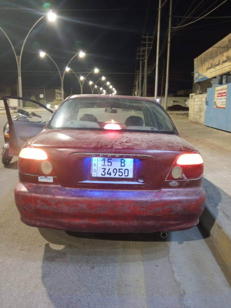 سلام عليكم  
كيه سيفيا موديل 2000 كير محرك خير من الله 🤎 
سنويه لل 31 اني راعيها لا كصة ولا ضربه السيارة بلاديه  باقي التفاصيل اتصل على هاذا الرقم( ***********) فقط واتساب مكان السيارة الانبار الرمادي 🤍
