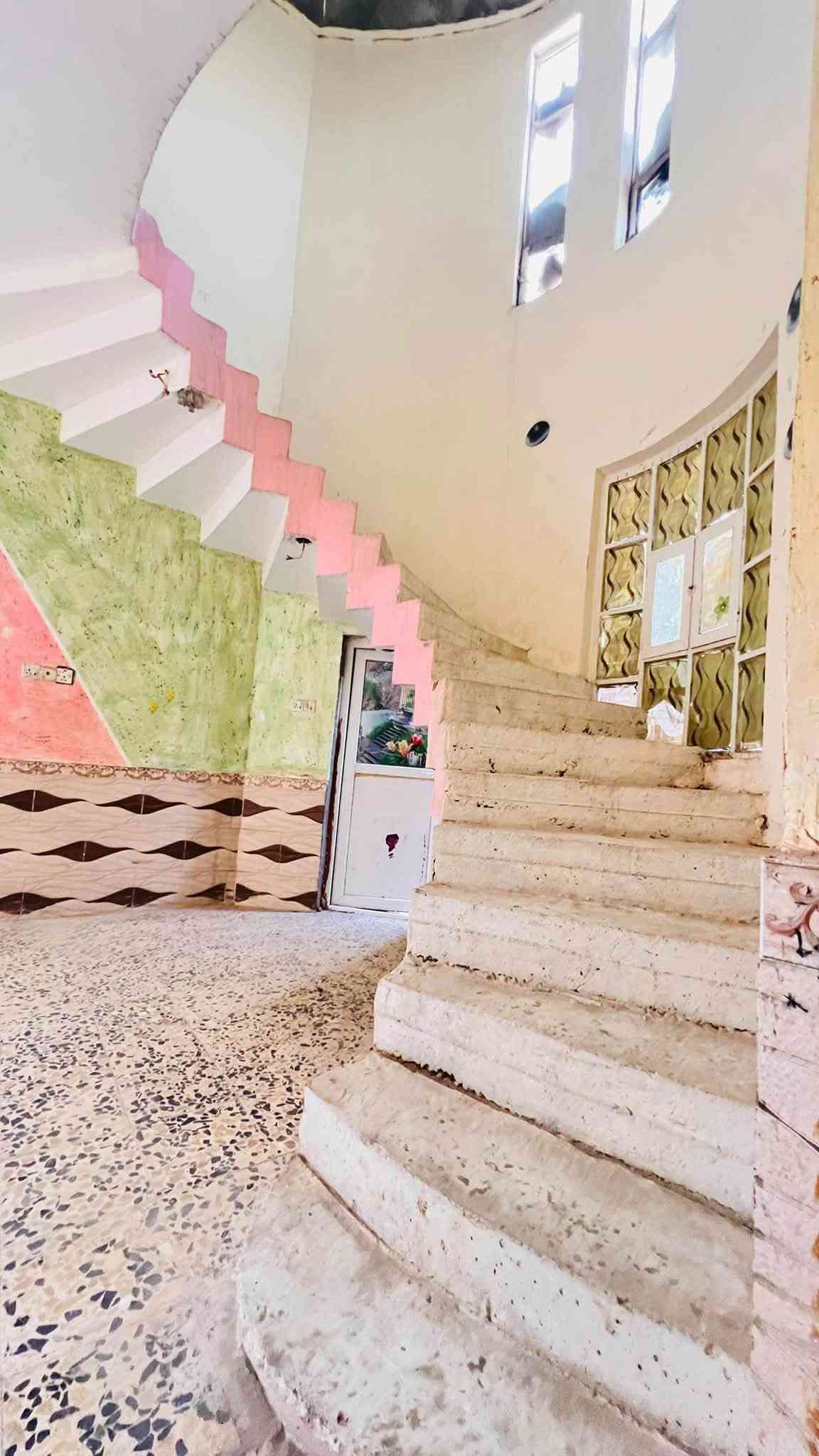 الوجهه10والنزال 12.20
الدار للبيع موقع البيت في حي القاهره الاوله قريب عل مدارس  وقريب على مستشفى الطفل 
الاستفسار اكثر الاتصال عل الرقم ‭***********‬
ما متواجد عل خاص استفسر عل رقم
