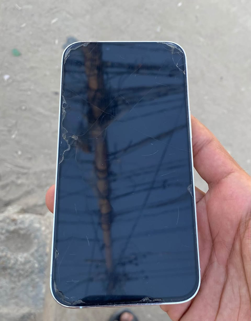 ايفون13برو
شرق اوسط مبدل فقط بطاريه وهذا شي من صالحك
نسبه بطاريه100
مكسور ظهر ماله بس ماياثر تكدر تخلينه كفر ومايبين
ذاكرة128
جهاز نظيف الله شاهد مامبدل بي اي شي فقط بطاريه 
450وبي مجال الشراي يدخل خاص 
او واتساب 
***********
