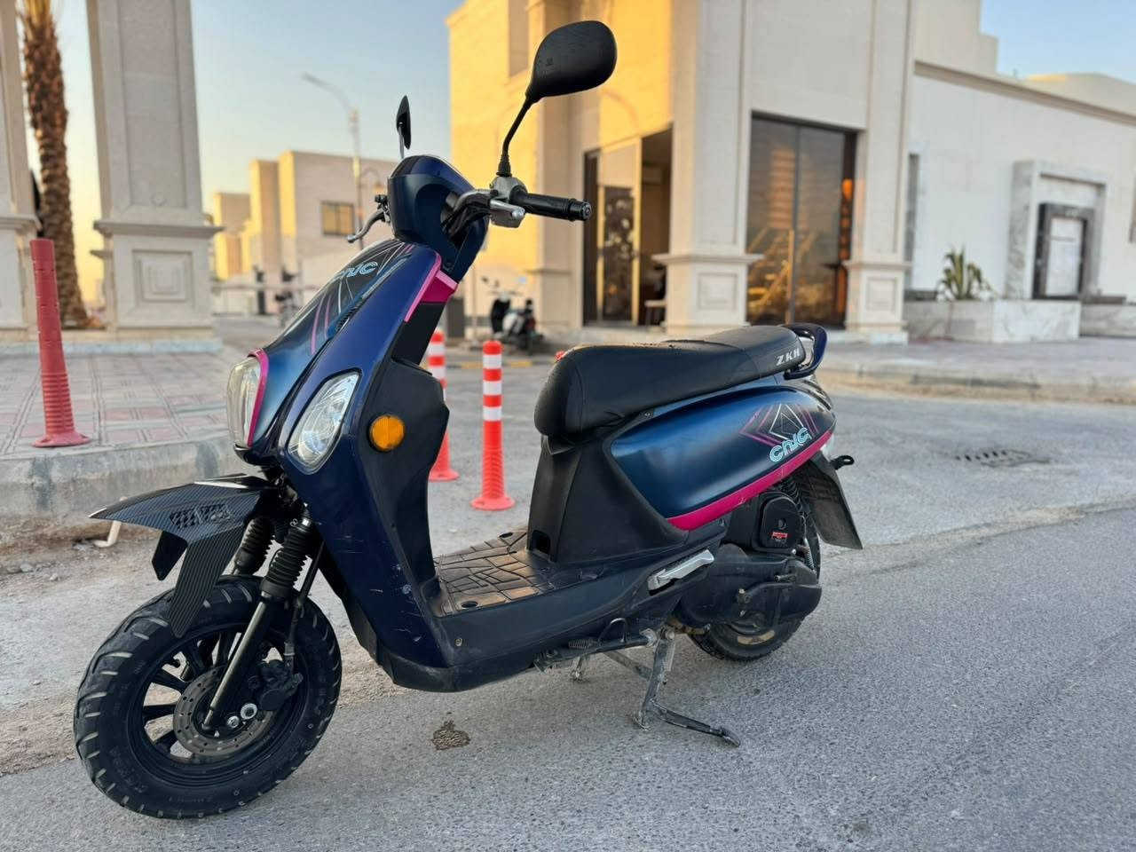 سلام عليكم داجه للبيع الدراجه نضيفه بس يرادلها جاملغ امامي فقط سعرها 550 للاستفسار اتصال ع 
***********
