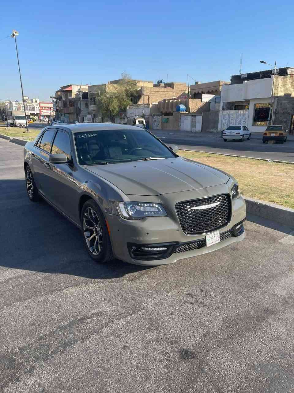 السلام عليكم كرايسلر ٣٠٠ محرك ٦سلندر 
موديل ٢٠١٨ 
تحويل بسم المشتري دخول جديد ضباط حراه 
 حادثها جاملغ امامي بدون يرباك 
صوار الحادث بل منشور 
مكاني بغداد  رقم الهاتف ***********
سعر 227
