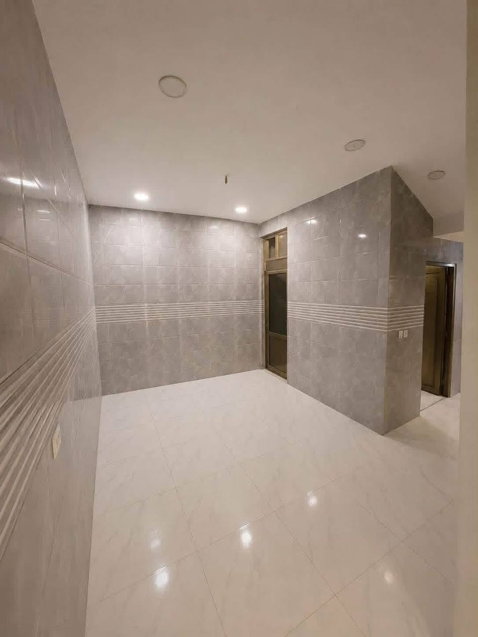 🏠 دار للبيع في شهداء السيدية الزراعي
📍 الموقع: منطقة شهداء السيدية الزراعي
📜 السند: سند 25
📐 المساحة: 50 متر
🏡 الطابق: طابق واحد

✨ الدار متوفرة فيها كافة الخدمات:
💧 ماء | 🚰 مجاري | ⚡ كهرباء | 🛣️ تبليط

🔑 مناسبة للسكن

💰 السعر: 45  وقابل للتفاوض
📞 للاستفسار: *********** 

📌 للجادين فقط، التواصل على الخاص أو الاتصال بالرقم أعلاه.
