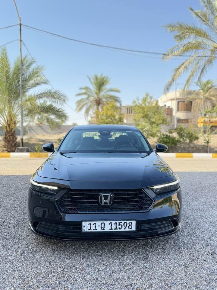 السلام عليكم 
للبيع هوندا اكورد 2024هايبرد 
مواصفات :ExLماشيه 93721م 
السعر 20500 $
سنويه بأسمي تحويل مباشر 
📍الانبار الفلوجه 
رقم الموبايل ***********
