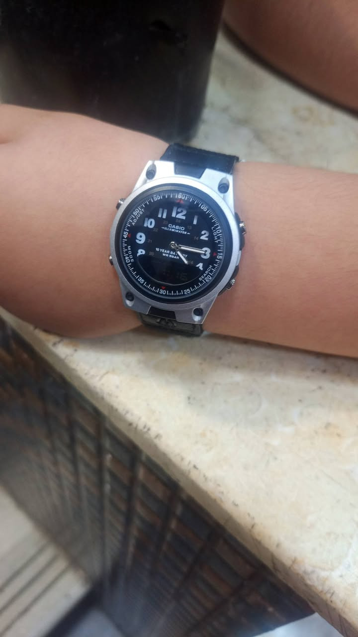 للبيع ساعات ماركات اصليه مكان بغداد السيديه كلمن وسعره  لليريد يتصل عله الرقم بي وتساب ***********
