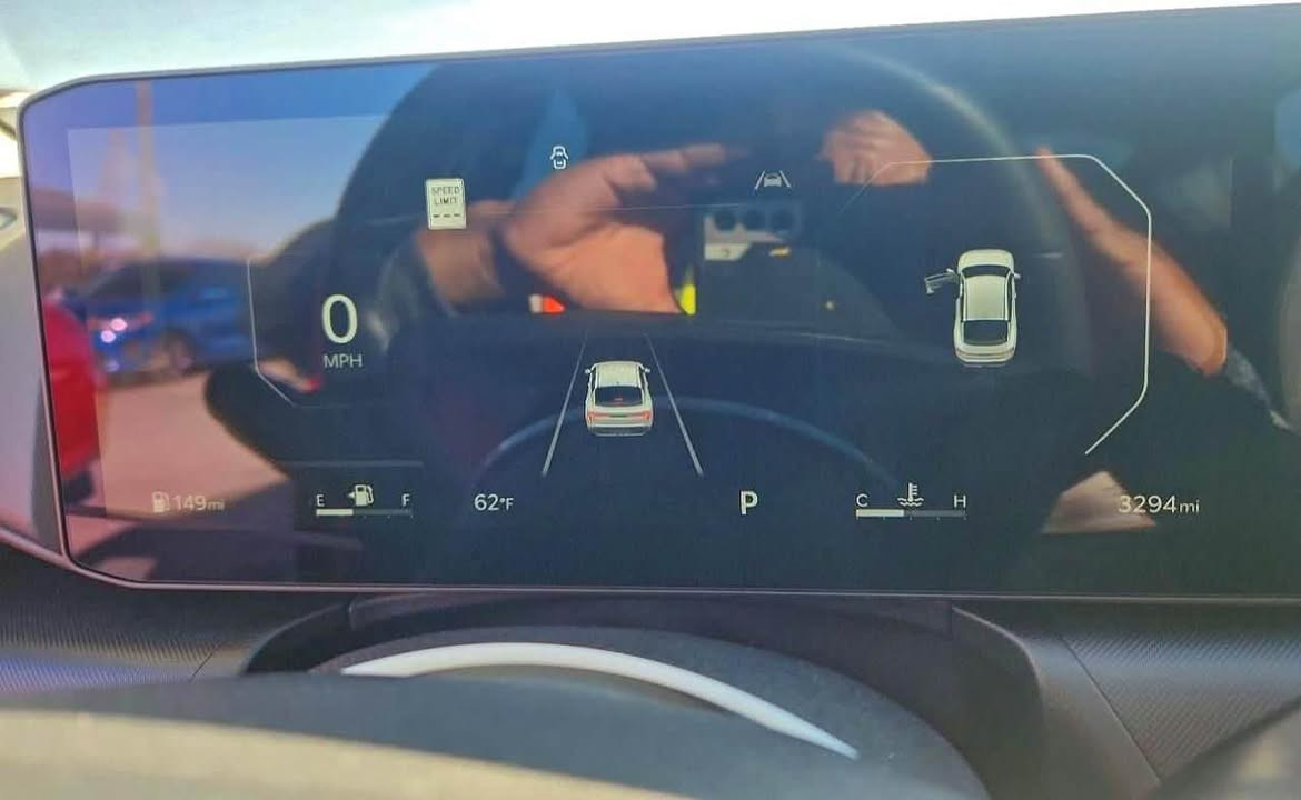 كي فور موديل 2025Ex
السياره بدون صبغ بدون ايرباك ماشه 3الف
سياره منفيس بسمي مكانها بغداد العطيفيه 
السعر 170
***********
