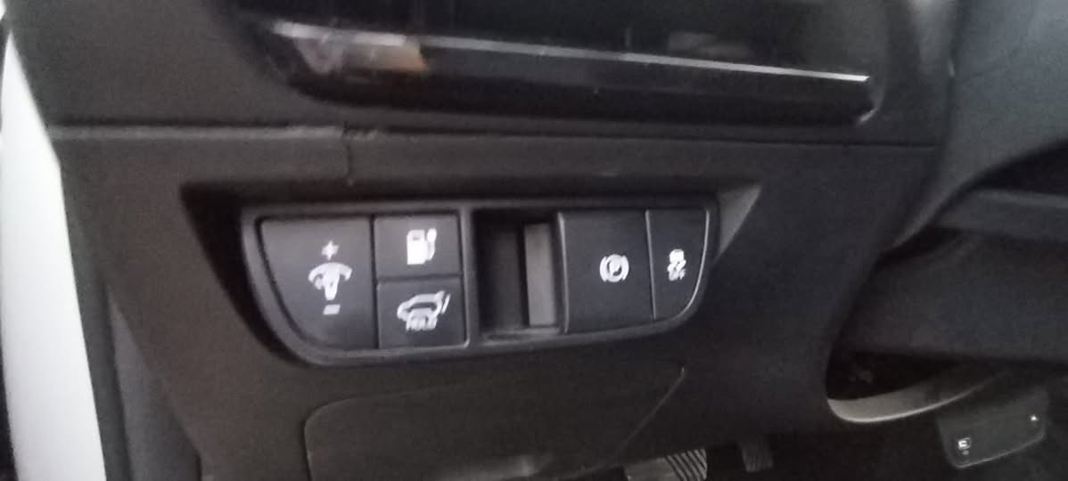 السلام عليكم ورحمة الله
Kia Ev6 wind 2024 

كيا كهرباء بالكامل 

تمشي اكثر من 600 كيلو 

فول مواصفات ماعدا الفتحه 

بطاريه 77 كيلو واط 

وياها شاحنه 48 امبير 

ضررها تبديل بنيد نفس اللون 

بدون صبغ 

رقم اربيل باسمي 

ماشيه 26 

جاهزه من كلشي بدون اي نقص

190 وبيها مجال بسيط 

***********

***********
